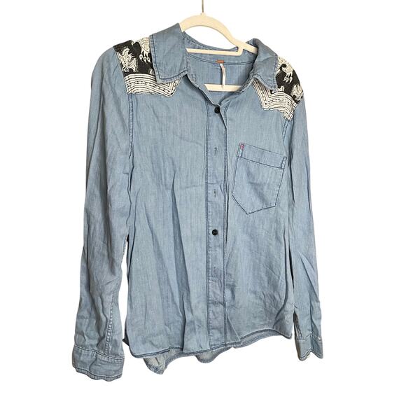 Free People Denim Cowboy Shirt Button-Up Long Sleeve Blue Womens Size L NWT - Picture 1 of 5